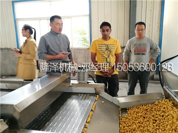 歡迎印度朋友來廠考察新型多功能爆米花機